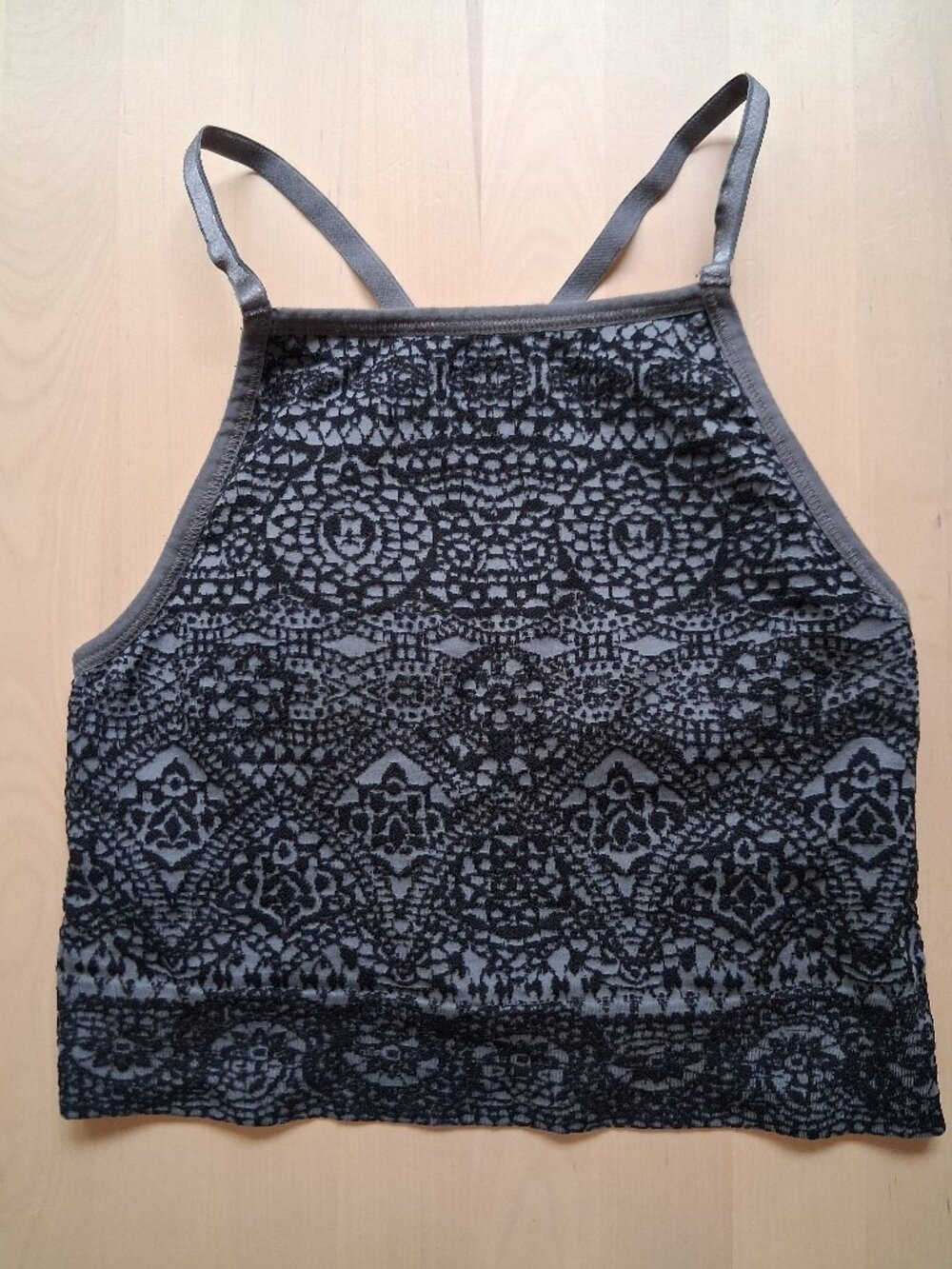 Athleta black and gray patterned sports bra crop top xs